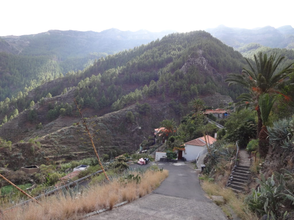 Wir kommen ins Dorf La Laja.