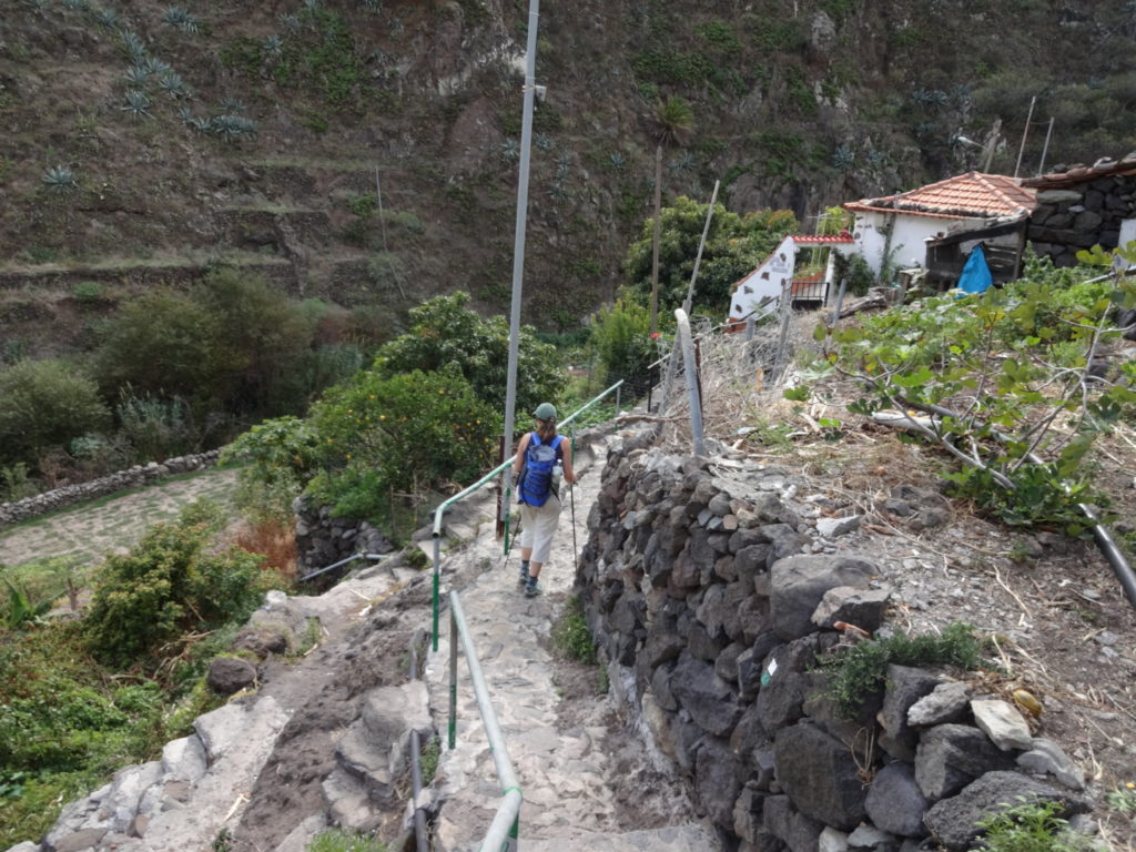 Wir suchen uns den Weg durch den Ort...